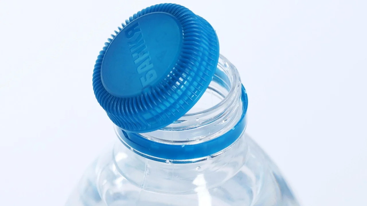 https://www.enternity.gr/files/Image/News_2024/Free_Time/Plastic_Bottles_Cap_01.jpg