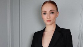 H Sophie Turner του Game of Thrones σε συζητήσεις για να γίνει η νέα Lara Croft για το Tomb Raider του Amazon Prime